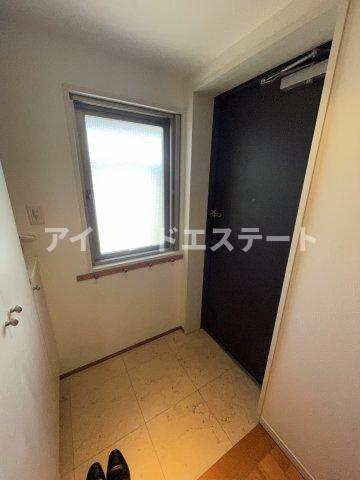 ジェイパーク駒沢大学ルミナヴェール　分譲　3方角部屋　ルーフバルコニーの玄関