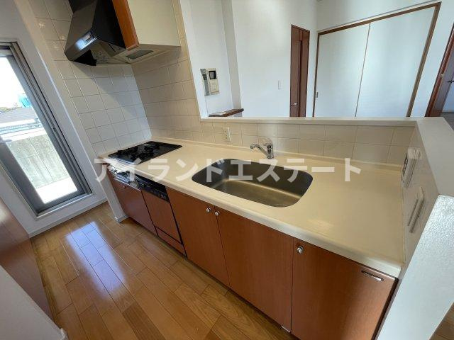 ジェイパーク駒沢大学ルミナヴェール　分譲　3方角部屋　ルーフバルコニーのキッチン