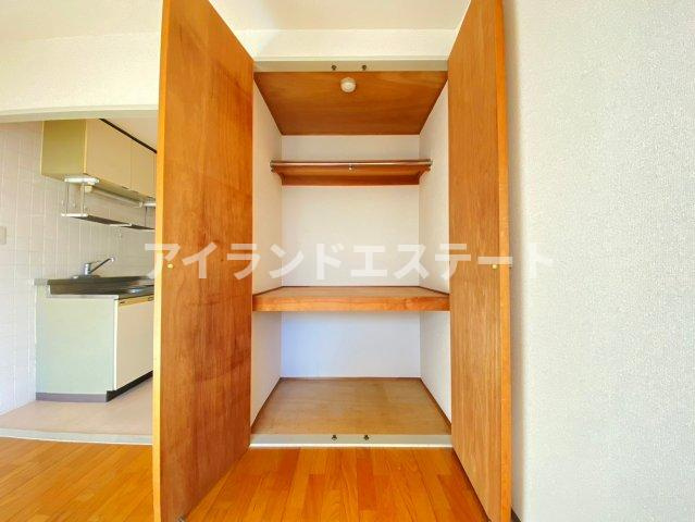 ロッキーヒルズ自由ヶ丘　宅配BOX　大型バイク相談の収納