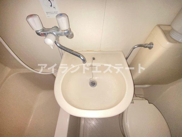 ロッキーヒルズ自由ヶ丘　宅配BOX　大型バイク相談の洗面所