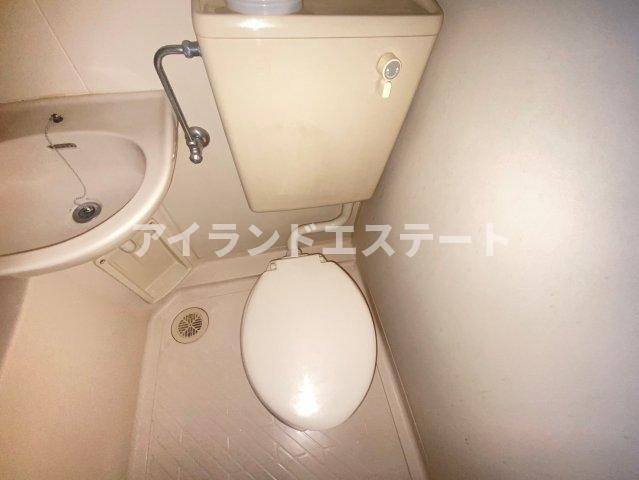 ロッキーヒルズ自由ヶ丘　宅配BOX　大型バイク相談のトイレ