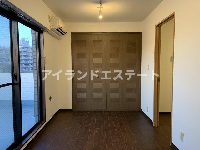 米勢ビル　フルリフォーム予定　オートロック　ルーフバルコニーの寝室