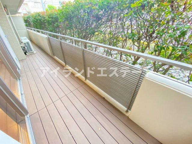 ガーデン東が丘アネックス　角部屋　南東向き　ウォークインクローゼットのバルコニー