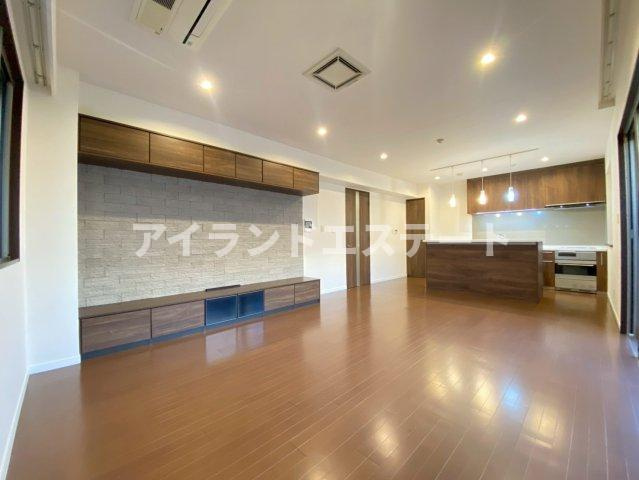 ガーデン東が丘アネックス　角部屋　南東向き　ウォークインクローゼットの居間・リビング