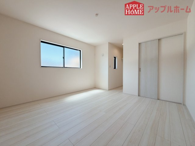 【新築住宅】熊谷市末広 第5 全2棟の洋室|居室は全室収納あり！たっぷりある収納活用でお部屋もキレイを保てます♪