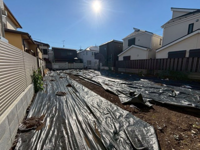 【前面道路含む現地写真】 | 杉並区成田東３丁目売地（B区画） | 落ち着きがある第１種低層エリアの住環境
