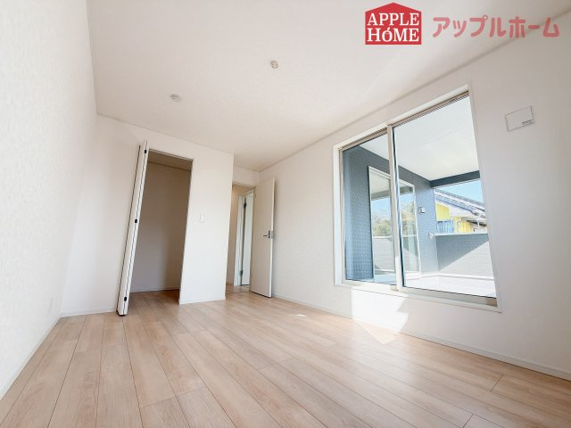 【新築住宅】吉見町東野第20 全3棟の洋室|２階居室は全室収納あり！たっぷりある収納活用でお部屋もキレイを保てます♪