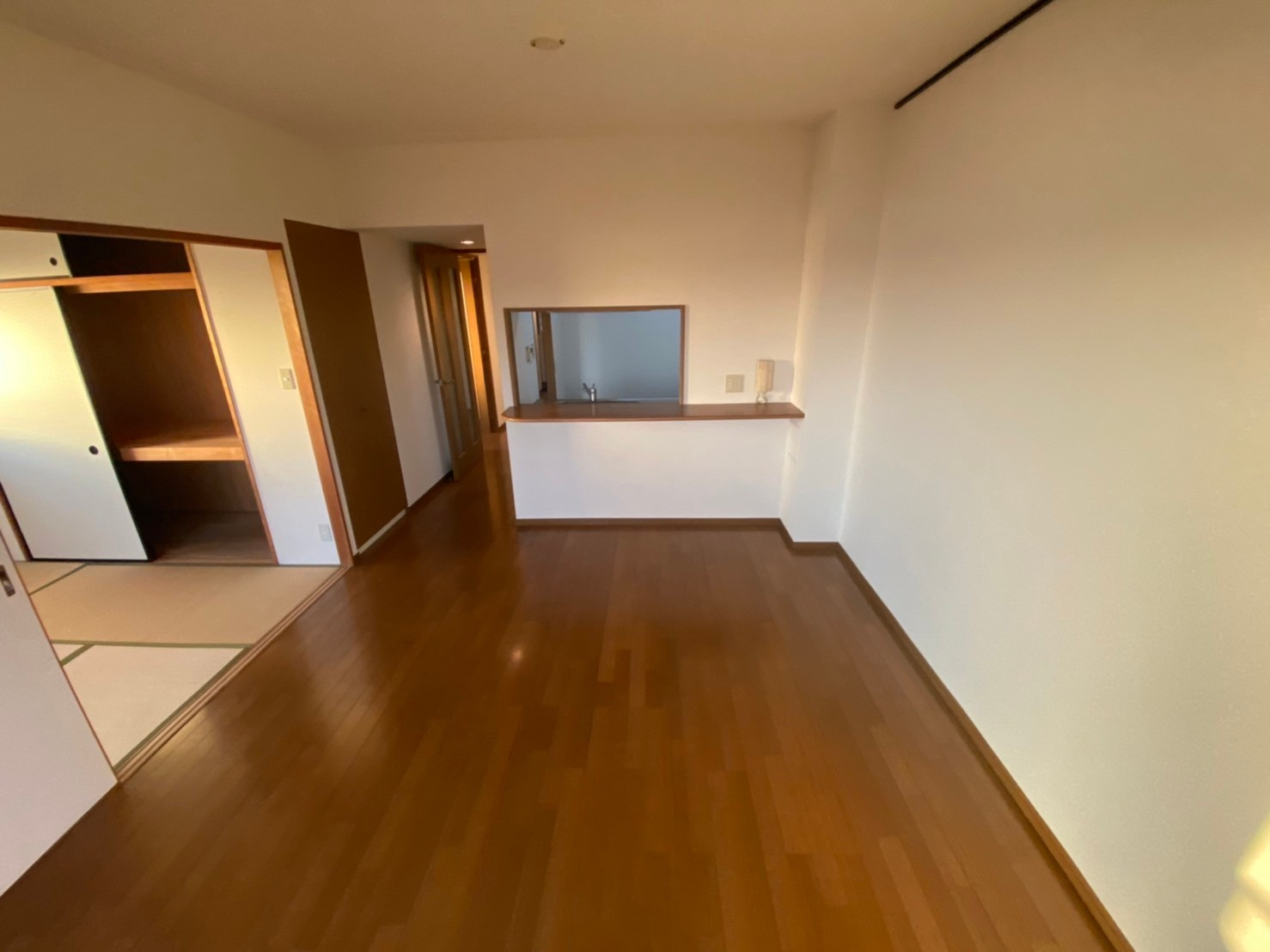 サニーフォレスト藤原壱番館の居間・リビング