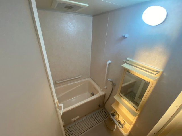 サニーフォレスト藤原壱番館の浴室