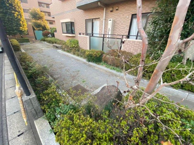 サニーフォレスト藤原壱番館の庭