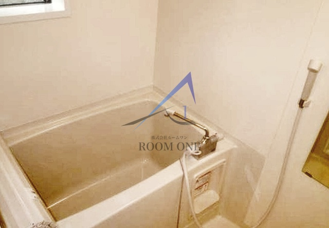 パーシモン　ガーデン　サエキの浴室|お風呂です。