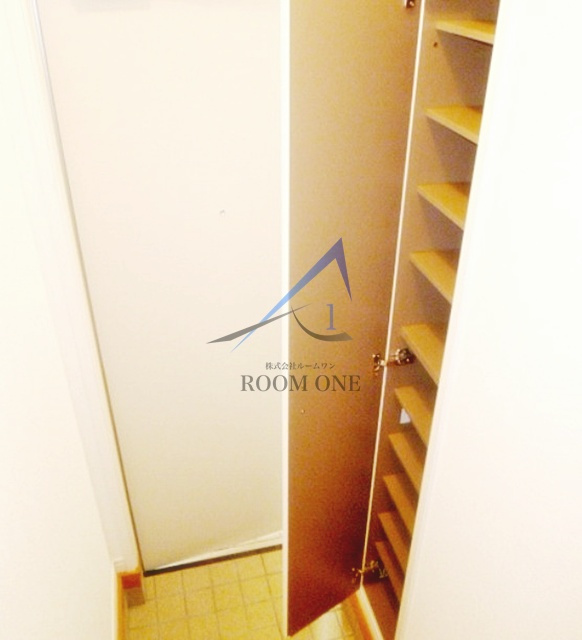 パーシモン　ガーデン　サエキの玄関|玄関です。