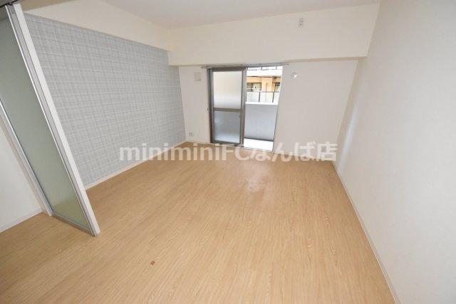 レクシア千代崎民泊可の居間・リビング