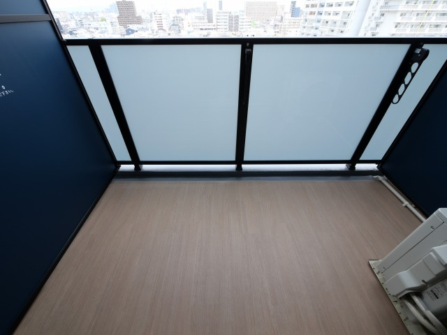 大阪市東成区東今里２丁目の賃貸マンションのバルコニー