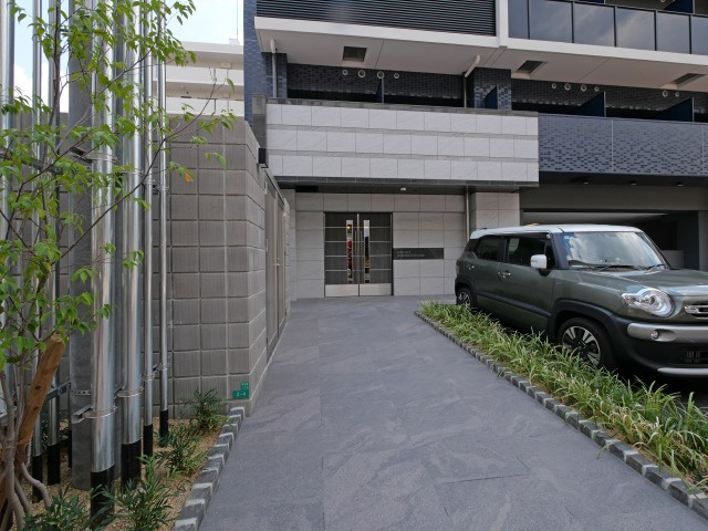 大阪市東成区東今里２丁目の賃貸マンションのエントランス