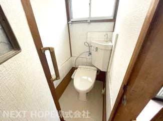 【トイレ】 | 尼崎市蓬川町中古戸建 | トイレは温水洗浄便座です♪
