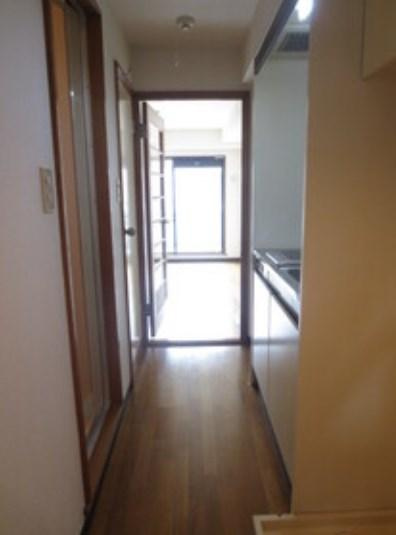 中野区弥生町２丁目の賃貸マンションの玄関