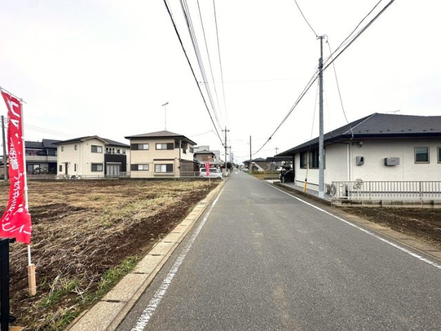 大平町西水代　新築戸建の前面道路含む現地写真