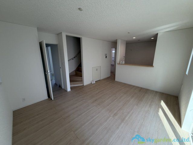 平塚市御殿第18Ⅱ期4棟　新築戸建　全8棟8号棟の居間・リビング