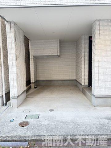 藤沢市南藤沢戸建ての駐車場|駐車場に車を止められます