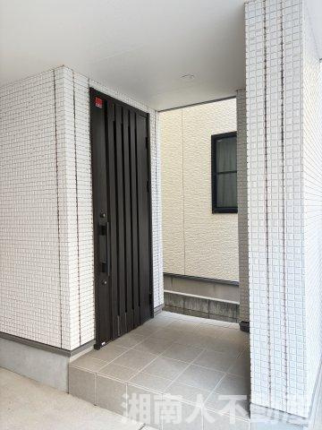 藤沢市南藤沢戸建ての玄関|落ち着いた玄関です