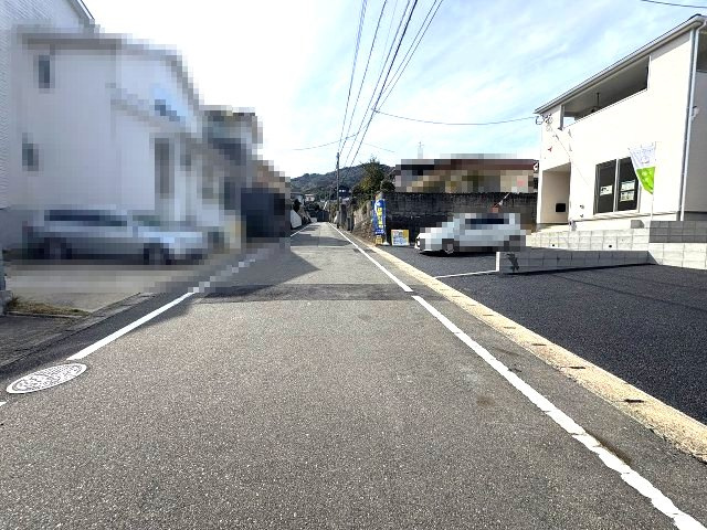 【その他】 | 福岡市西区野方5丁目第15　2号棟（全2棟）【仲介手数料無料・0円】 | 現地写真。前面道路です。