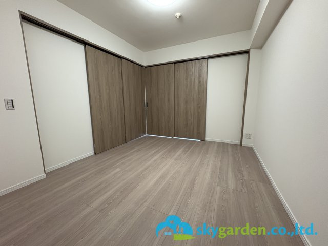 グランシティユーロコート藤沢の洋室|リビングルームとつながる洋室