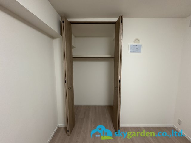 グランシティユーロコート藤沢の収納|高さのあるたっぷりとした収納スペースです