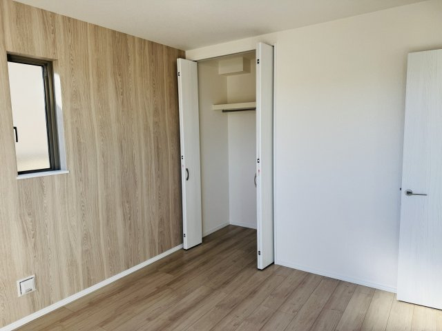 八王子市　下恩方町　新築一戸建て　４期の収納|～収納力の高いクローゼット完備～