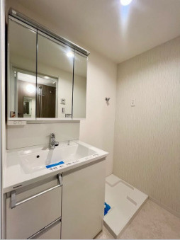 【独立洗面台】 | 天保山第五コーポ一号棟 | 朝の身支度には欠かせない独立洗面化粧台