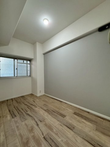 ローズハイツ香里園 三号棟の洋室