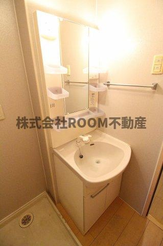 ローズコート夢　A棟の独立洗面台|独立洗面化粧台が付いています