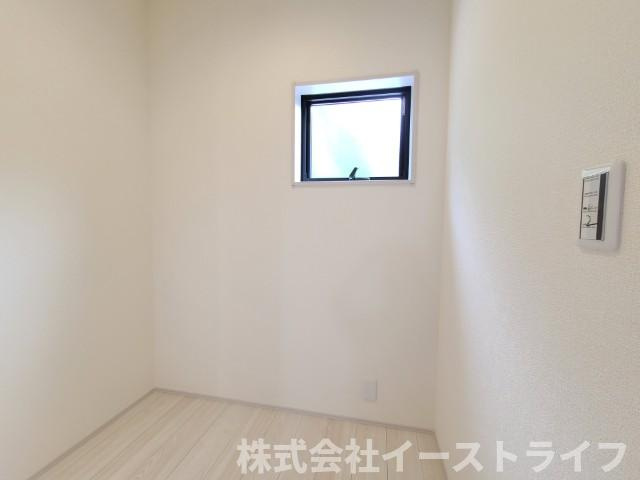 【新築戸建】　いわき市小名浜下神白第4　全2棟　長期優良住宅の収納|同社施工写真　2階には使い方自由自在のストレージルームがついています。収納はもちろん趣味部屋としても活用できそうです。