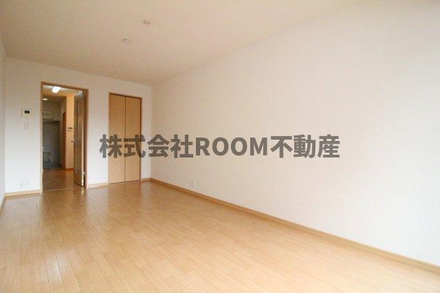 SEDONA　EATHの居間・リビング|こちらの居間で趣味の時間をお楽しみください