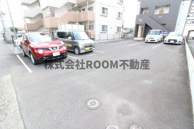 SEDONA　EATHの駐車場|駐車場があるので、車を買う予定の方も安心です