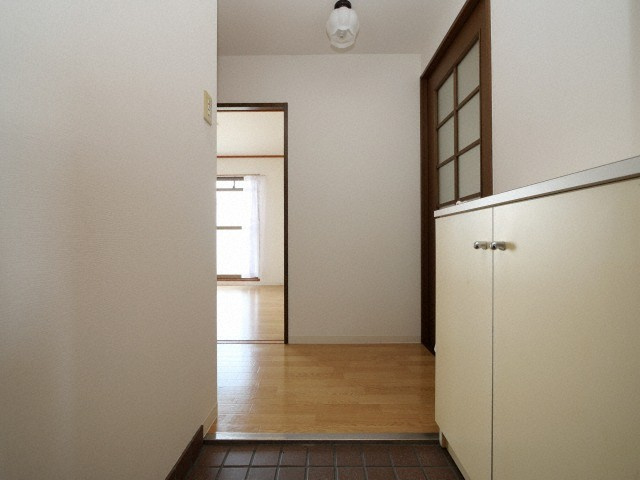 ベルダ中宮の玄関