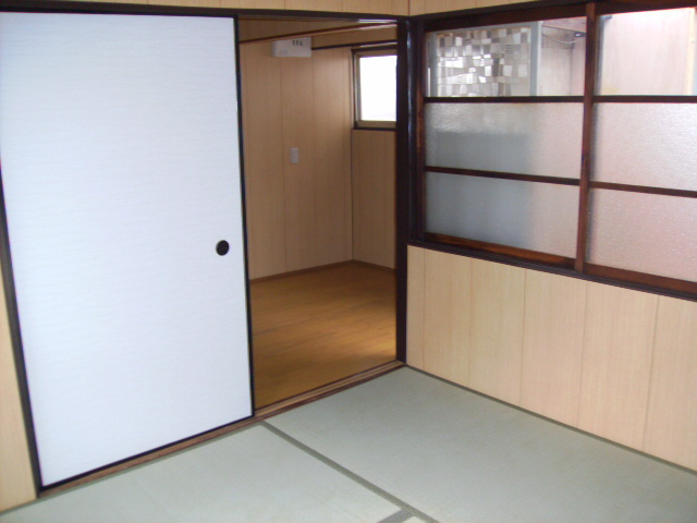 テラスハウス川根　西棟の和室|和室です