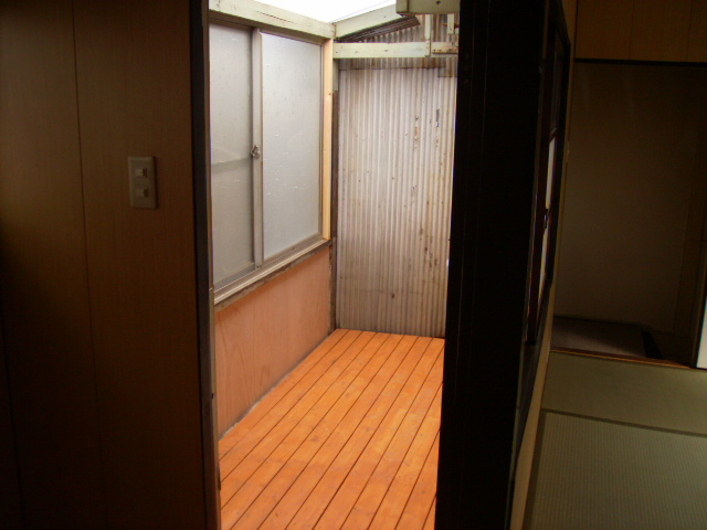 テラスハウス川根　西棟のその他|２Fのサンルームで洗濯物干せます。雨が降っても安心☆