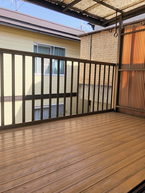 大阪府寝屋川美井町　戸建のバルコニー|バルコニー付きです