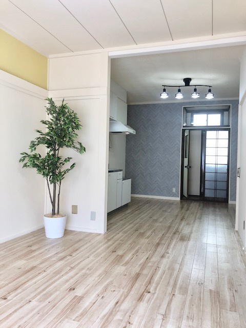 大阪府寝屋川美井町　戸建の居間・リビング|ゆったり過ごせる居間です