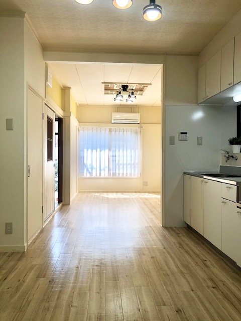 大阪府寝屋川美井町　戸建の居間・リビング|ゆったり過ごせる居間です