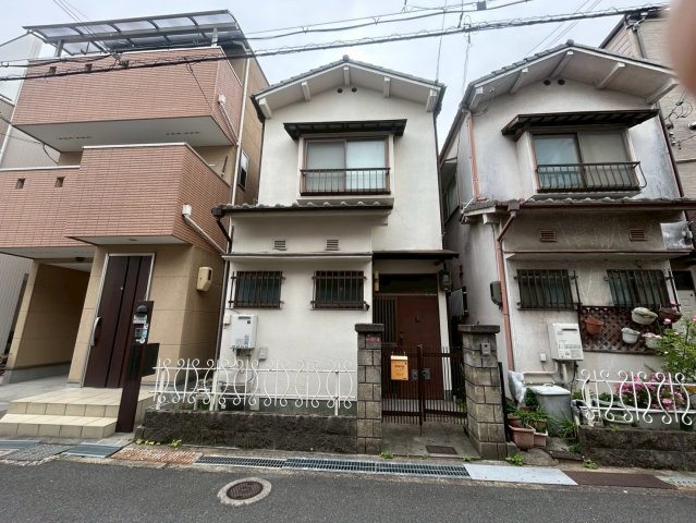 枚方市野村元町の一戸建ての外観|外観です