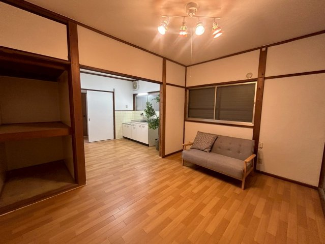 枚方市野村元町の一戸建ての居間・リビング|使いやすい居間です