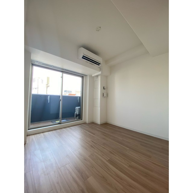 ワールドアイ大阪城EASTアドバンスのキッチン|コンパクトなキッチンで掃除もラクラク