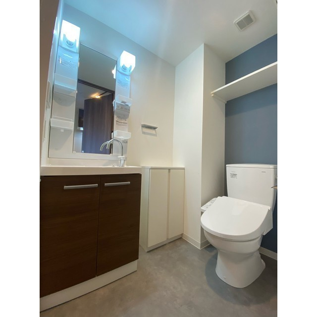 ワールドアイ大阪城EASTアドバンスの洗面所|スペースが確保できる洗面所です