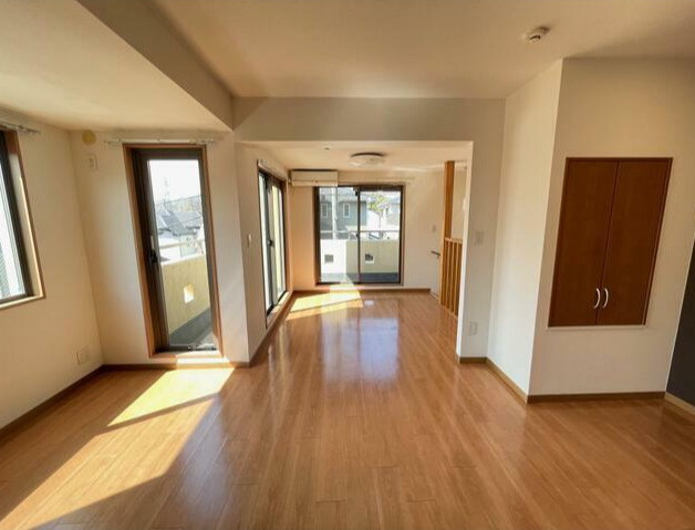 杉並区成田東２丁目の賃貸マンションの居間・リビング