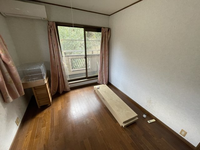 八街市吉倉263中古戸建ての洋室