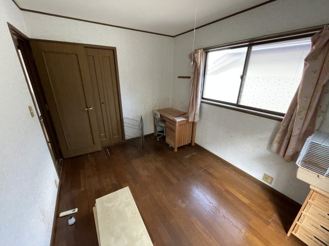 八街市吉倉263中古戸建ての洋室