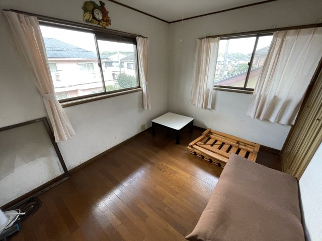 八街市吉倉263中古戸建ての洋室