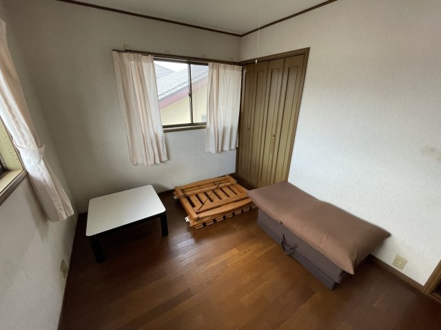 八街市吉倉263中古戸建ての洋室